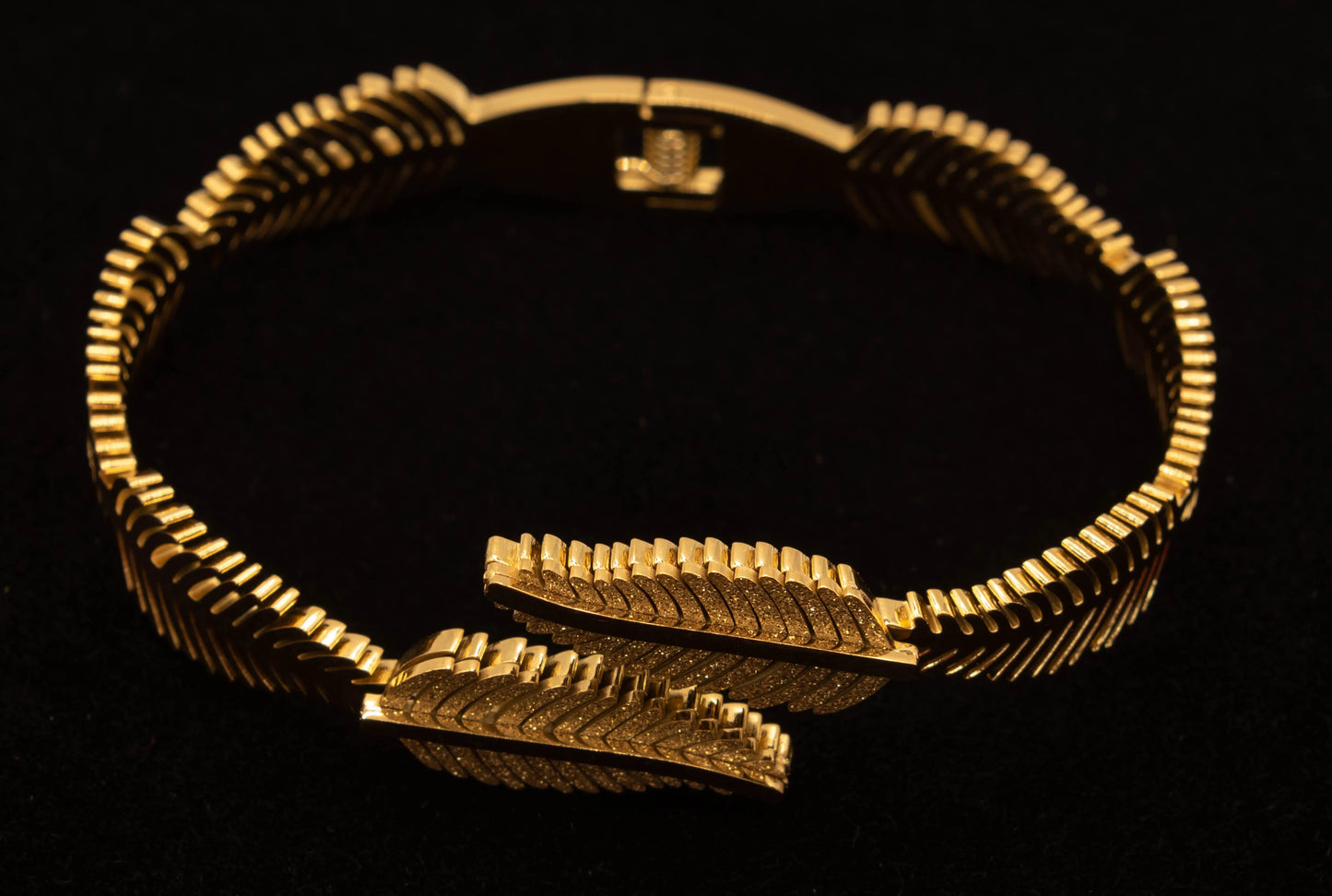 Gold Stainless Steel Leaf Bracelet Hey Bou